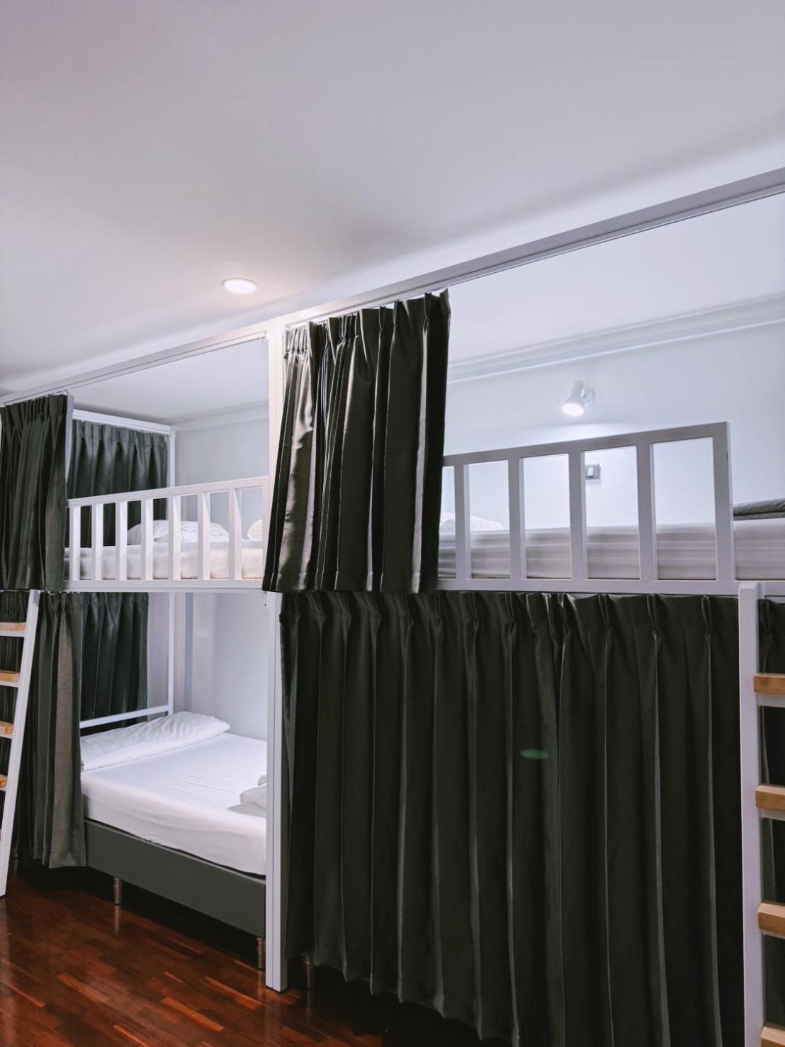 Zleepinezz Hostel Phra Nakhon Si Ayutthaya Exterior foto